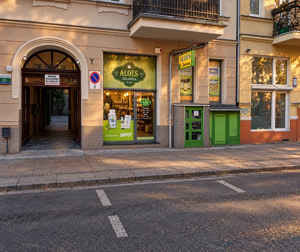 Wejście do sklepu zielarskiego ALOES przy Bolesława Śmiałego 23